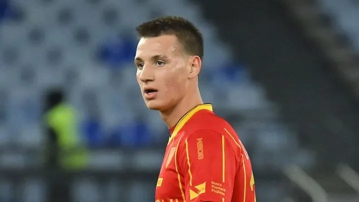 隆戈:米兰外租前锋卡马尔达将继续留在莱切,直至赛季结束