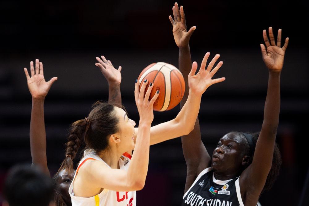 STAR SPORTS下载-不是王思雨！不是杨舒予！南苏丹女篮主帅赞中国2小将，已是核心
